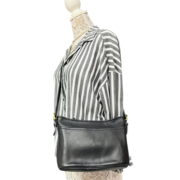 Vintage 90s Coach Worth Bag 4143 Black Glove-Tanned Leather Shoulder Bag - Picture 9 of 17